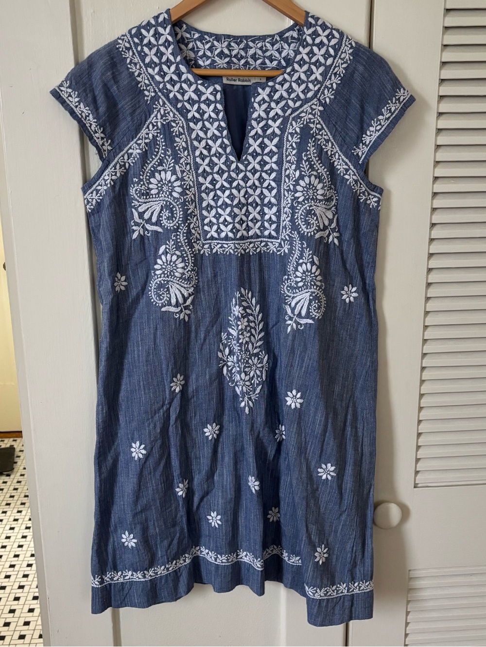 Roller Rabbit Blue Embroidered Cotton Shift Dress with White Detail Sz Small